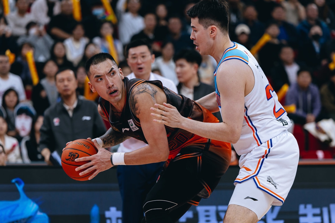 包含转折点山东男篮战术微调；全明星赛加时末段攻防权衡；更衣室稳定；轮换策略成焦点的词条-欧博娱乐