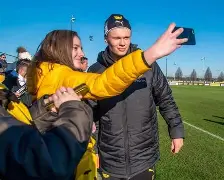 哈兰德当选英超官方全场最佳球员-欧博体育平台